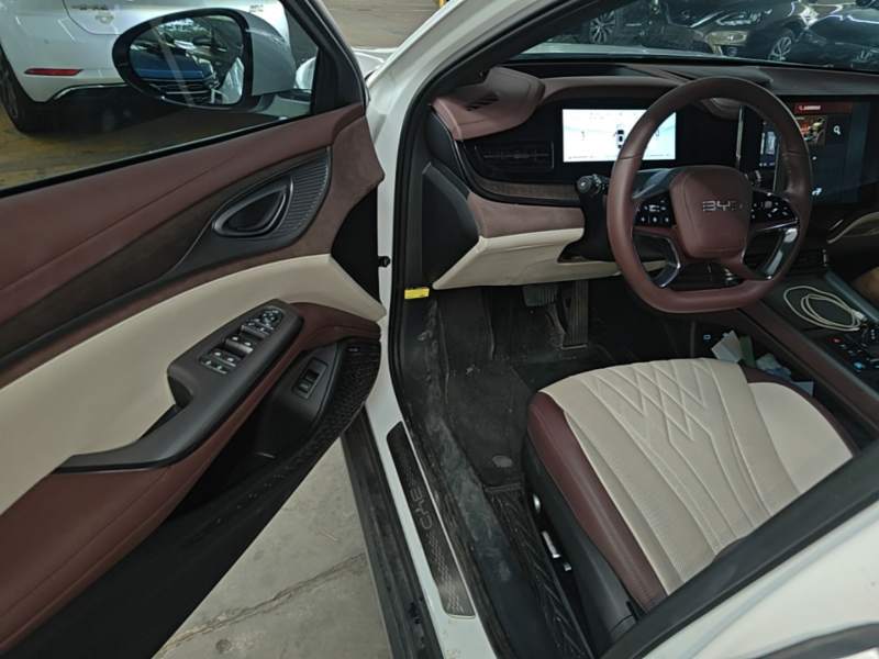 Used BYD Seal 2023 DM-i 1.5T 121km Flagship Model — 15