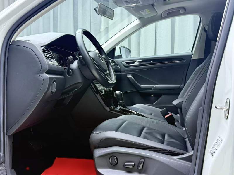 Used Volkswagen T-ROC 2022 280TSI DSG Two-Wheel Drive Comfort PLUS — 19