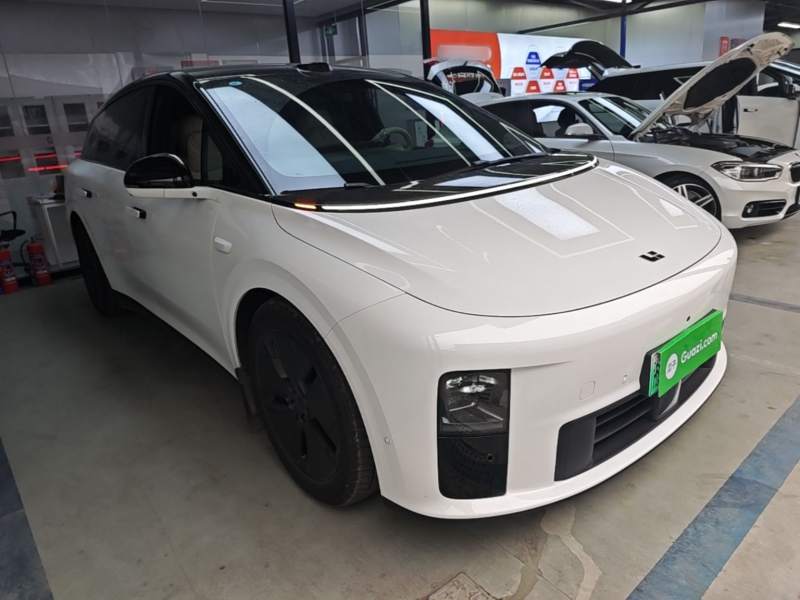 Used Li Auto i6 2025 Model Two-Wheel-Drive Standard Type — 3