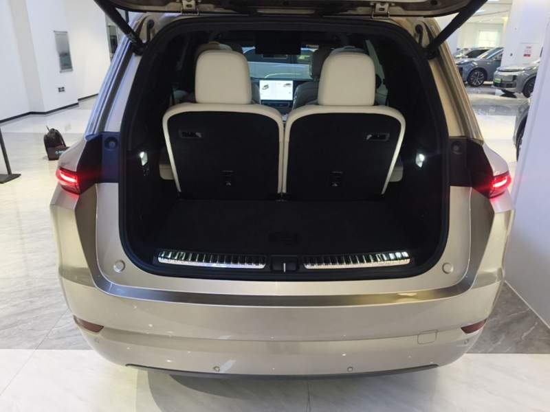 Used Li Auto L9 2022 Max model — 18