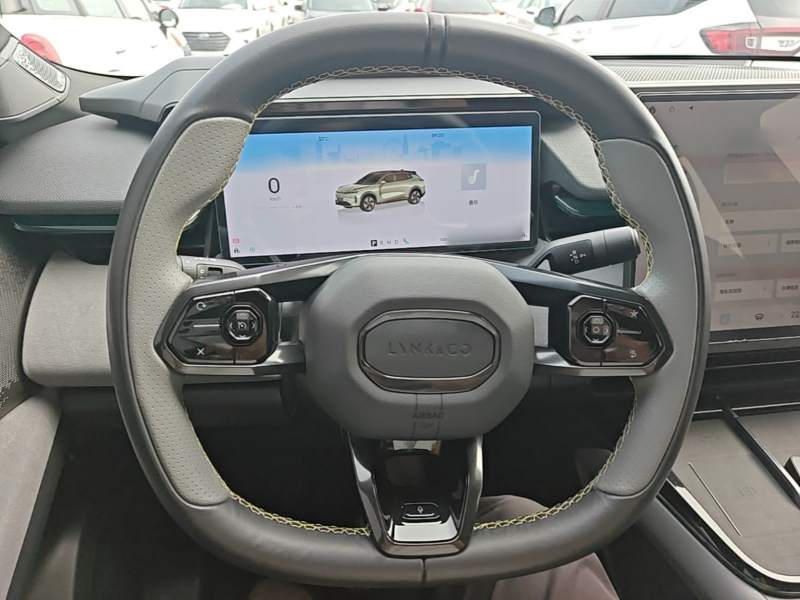 Used Lynk & Co 08 EM-P 2023 120km Long-Range Halo — 10