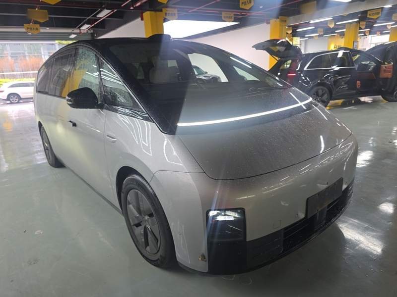 Used Li Auto MEGA 2024 Ultra Model — 3
