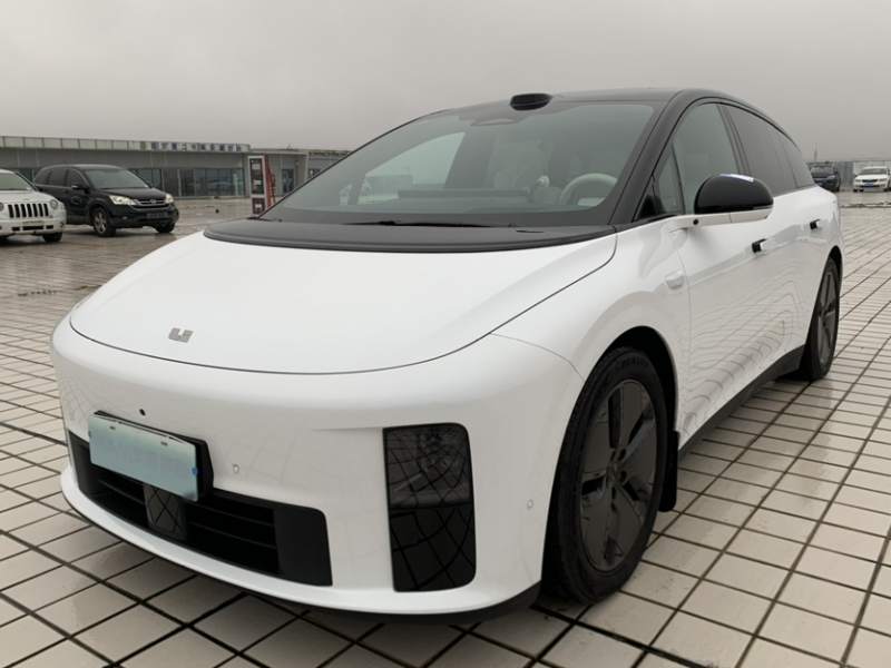 Used Li Auto i6 2025 Model Two-Wheel-Drive Standard Type — 1