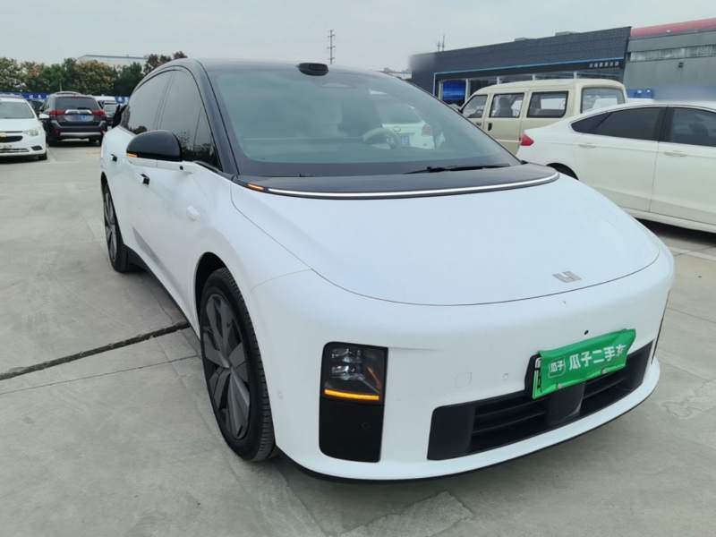 Used Li Auto i6 2025 Model Four-Wheel-Drive Standard Type — 3