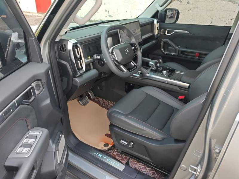 Used JETOUR Traveler 2023 2.0T All-Wheel-Drive CrossPRO — 15