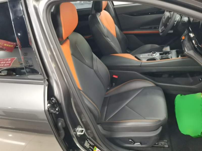Used CHANGAN UNI-V 2022 1.5T Prestige Version — 24