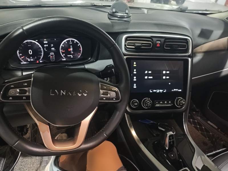 Used Lynk & Co 01 2017 2.0T Two-Wheel Drive Pro Edition — 9