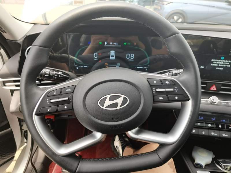 Used Hyundai Elantra 2023 1.5L CVT LUX Prestige Edition — 10