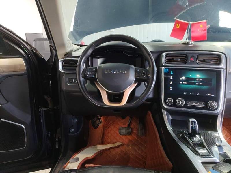 Used Lynk & Co 01 2018 2.0T Two-Wheel-Drive + Version — 10