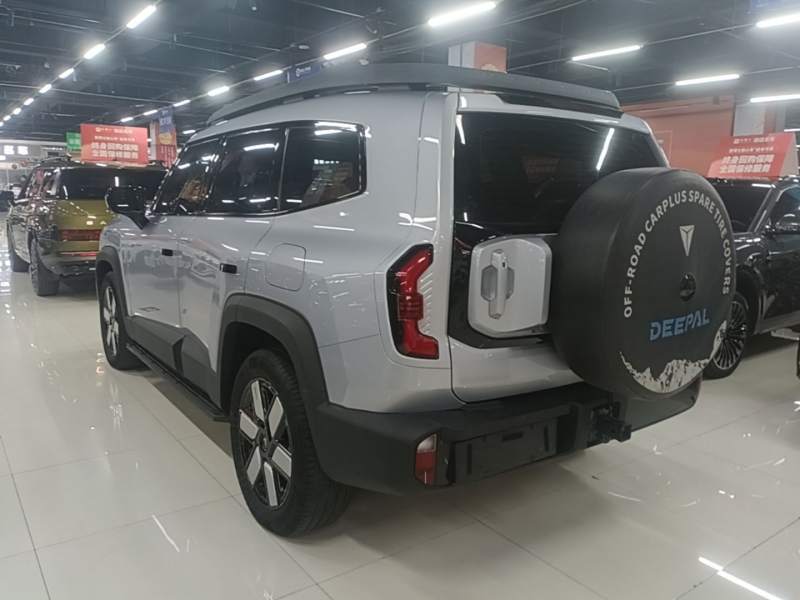 Used Deepal G318 2024 Four-Wheel-Drive Air Suspension Model — 4