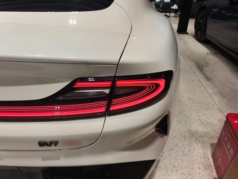 Used Xiaomi Auto SU7 2024 Four-Wheel Drive Ultra-Long Range Advanced Intelligent Driving Max Edition — 7