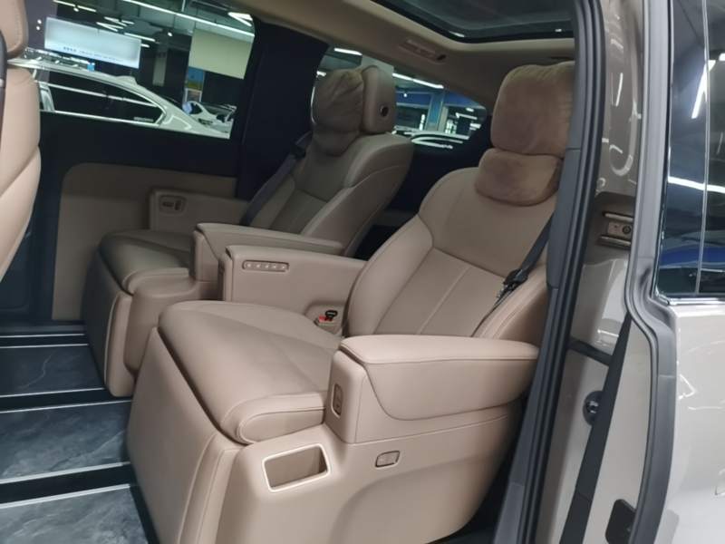 Used Li Auto MEGA 2025 Home Family Special Edition — 16