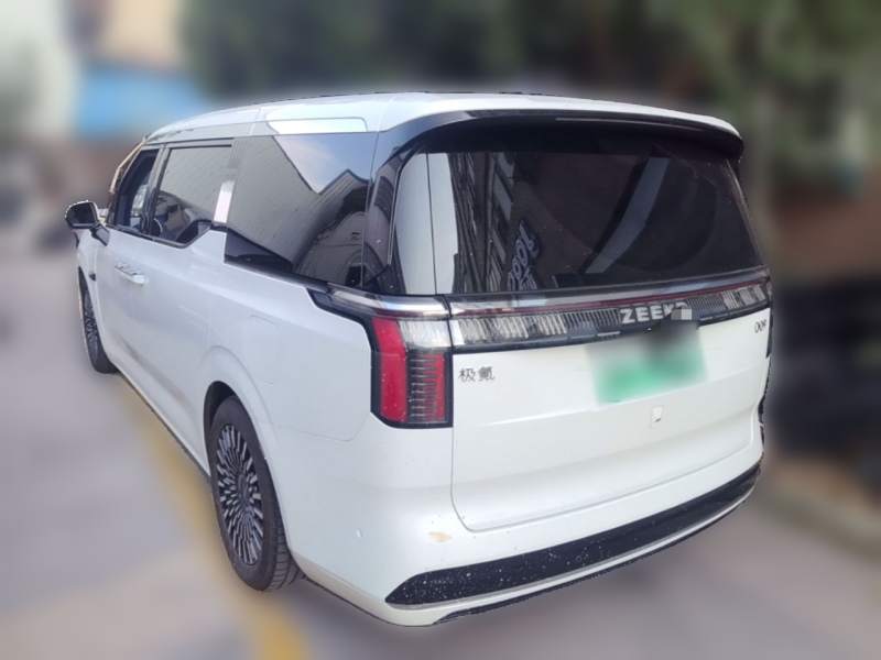 Used Zeekr 009 2022 WE Edition — 4