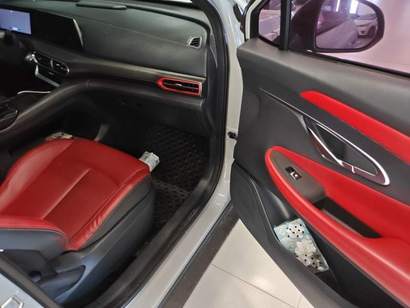 Used CHANGAN UNI-T 2020 1.5T Prestige Version — 24