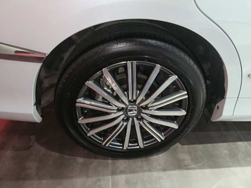 Used Honda Elysion 2024 2.0L eHEV Ultimate Edition — 25