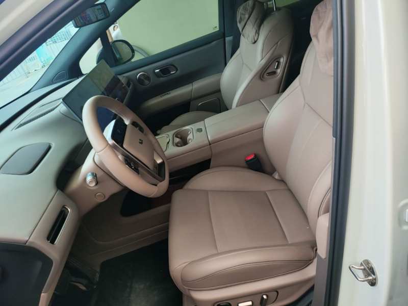 Used Li Auto i6 2025 Model Two-Wheel-Drive Standard Type — 14