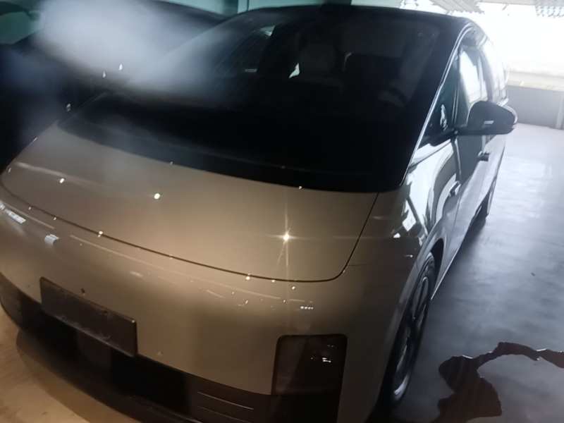 Used Li Auto MEGA 2025 Ultra Smart Refreshed Edition