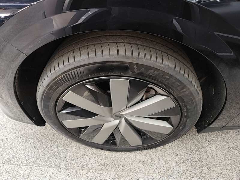 Used Li Auto i6 2025 Model Four-Wheel-Drive Standard Type — 22