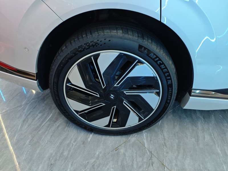 Used Dongfeng eπ eπ008 2025 210 Ultra Range-Extended Version 5 Seats — 23