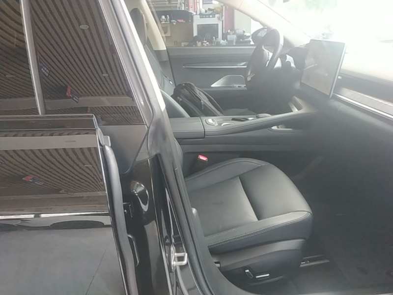Used Zeekr 001 2022 Long-Range Dual-Motor WE Edition — 24