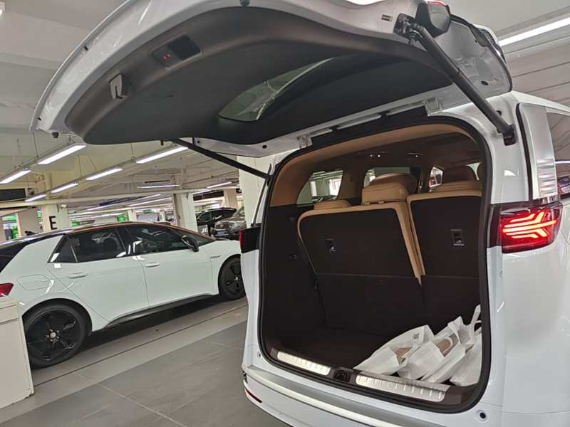 Used Denza D9 2026 Second-Generation EV Flash Charge Prestige Edition — 18