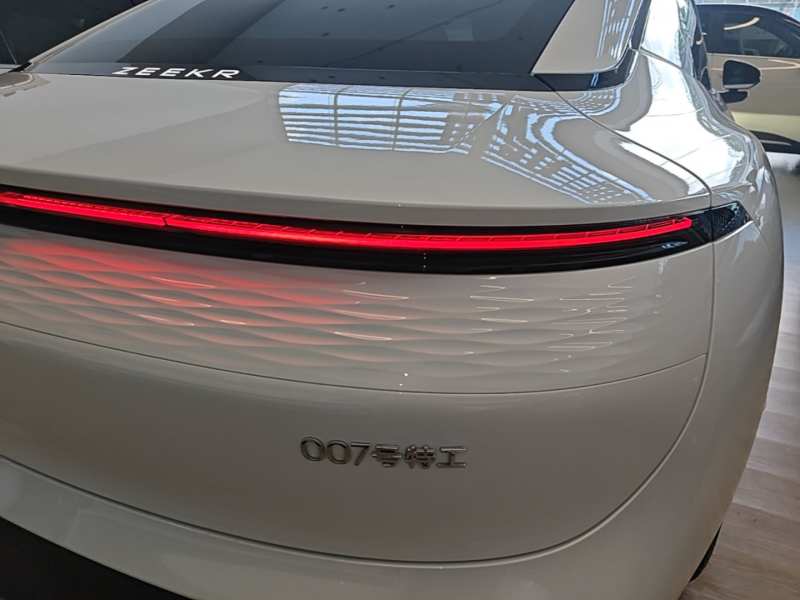 Used Zeekr 007 2025 Rear-Drive Intelligent Driving Version 75 kWh — 7