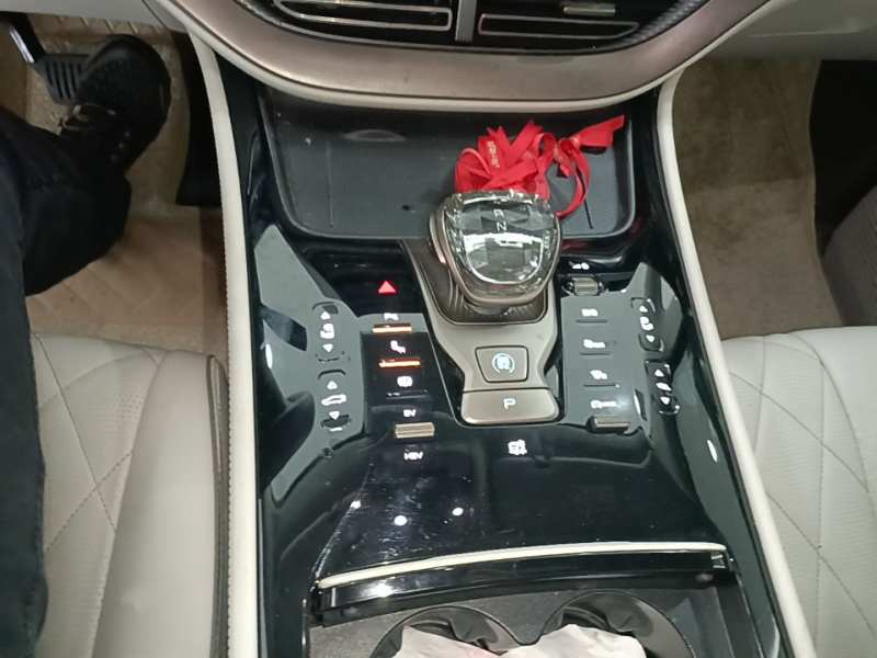 Used Denza D9 2022 DM-i 970 Four-Wheel Drive Prestige Model — 13