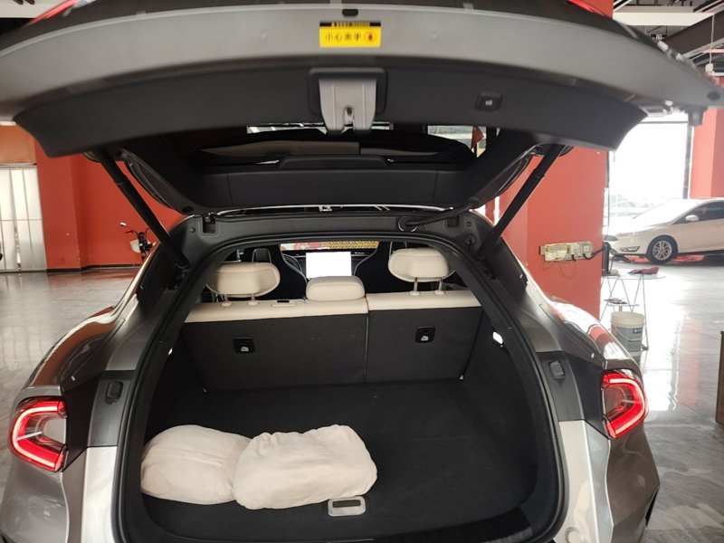 Used Xiaomi Auto YU7 2025 Ultra-Long Range High-Performance All-Wheel-Drive Max Edition — 18