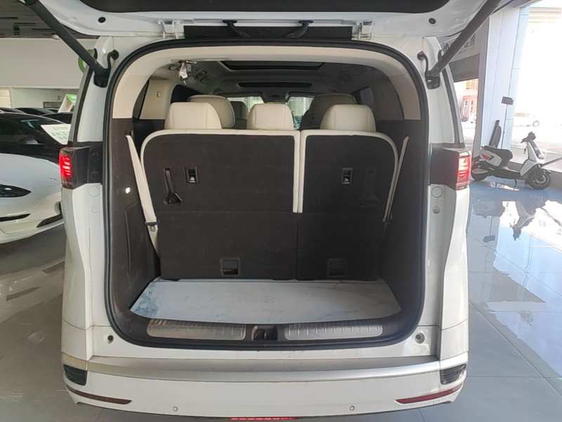Used Denza D9 2024 DM-i 1050 Luxury Model — 18