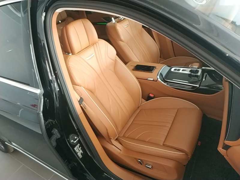 Used Hongqi H9 2025 2.0T Two-Wheel-Drive Flagship Luxury Business Edition 5 Seats — 24