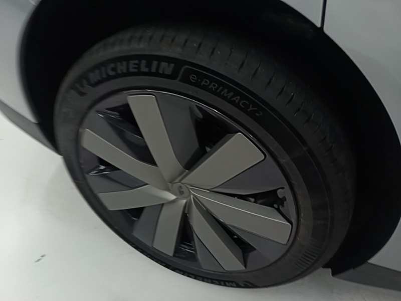 Used Li Auto i6 2025 Model Four-Wheel-Drive Standard Type — 25