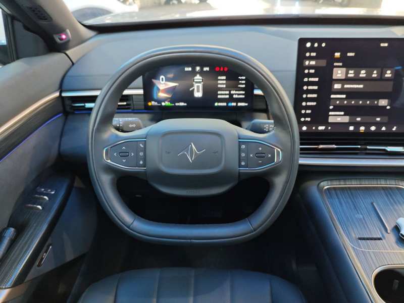 Used Dongfeng eπ eπ008 2025 210 Ultra Range-Extended Version 5 Seats — 6