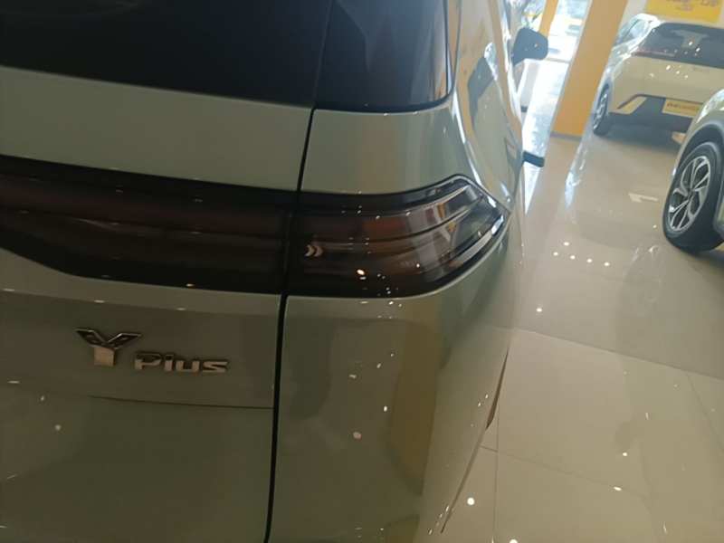 Used AION Y 2023 Younger Star Edition — 7