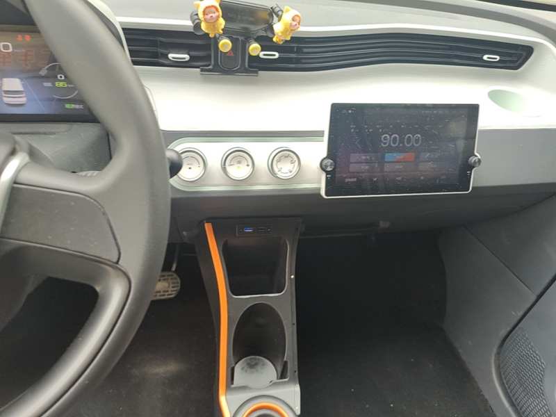 Used Wuling Hongguang MINIEV 2022 Macaron Premium Model – Lithium Iron Phosphate — 12