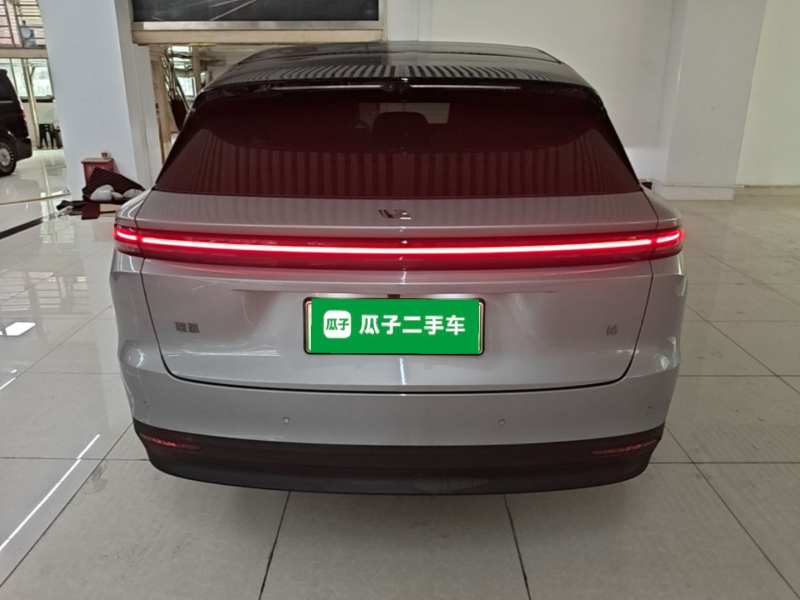 Used Li Auto i6 2025 Model Four-Wheel-Drive Standard Type — 5