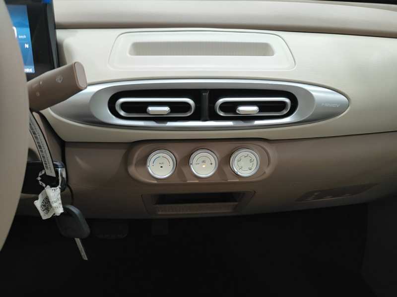 Used Wuling Hongguang MINIEV 2025 Four-Door Version Advanced Edition — 12