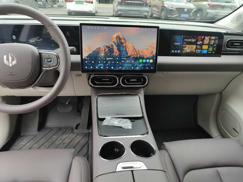 Used Leapmotor C11 2024 All-Electric 580 Luxury Edition — 12