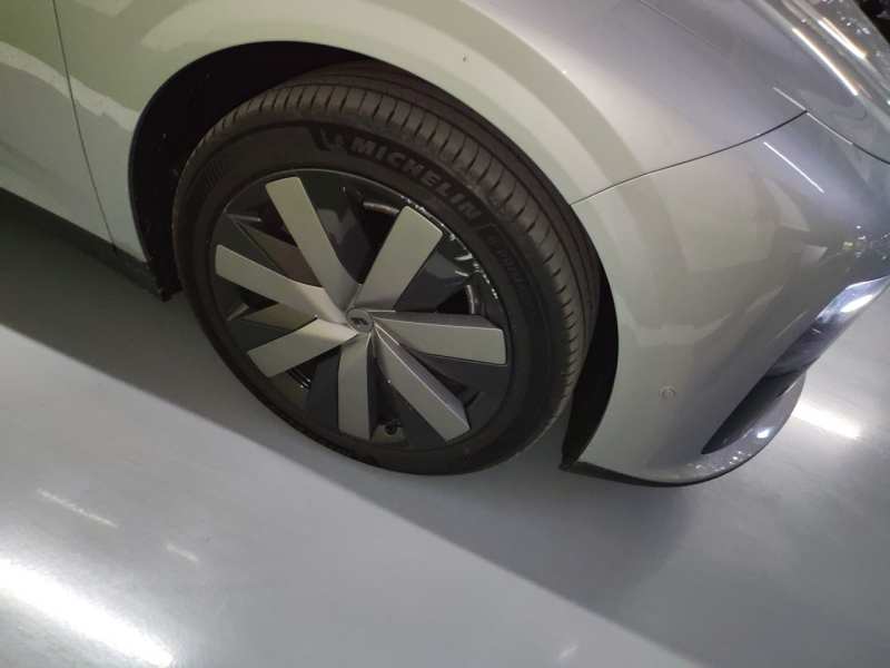 Used Li Auto i6 2025 Model Four-Wheel-Drive Standard Type — 8