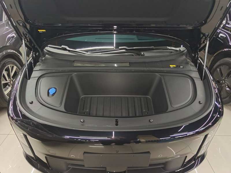 Used Li Auto i6 2025 Model Four-Wheel-Drive Standard Type — 19
