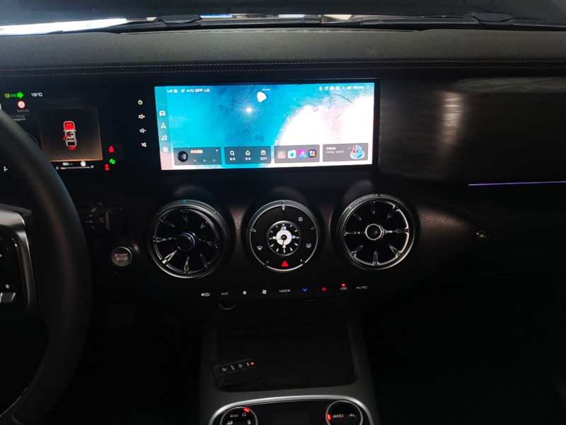 Used Tank 300 2023 City Edition 2.0T—Stylish as Ever — 12