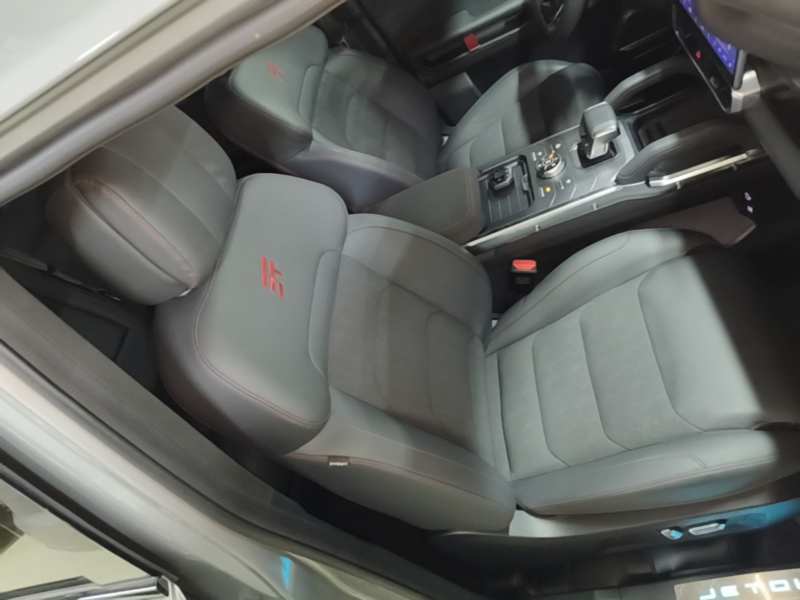 Used JETOUR Traveler 2023 2.0T All-Wheel Drive CrossPRO+ — 24