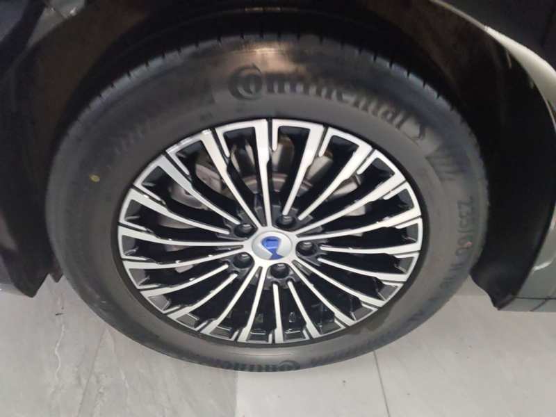 Used Denza D9 2025 DM-i Smart Drive 1020 Four-Wheel Drive Deluxe Model — 22