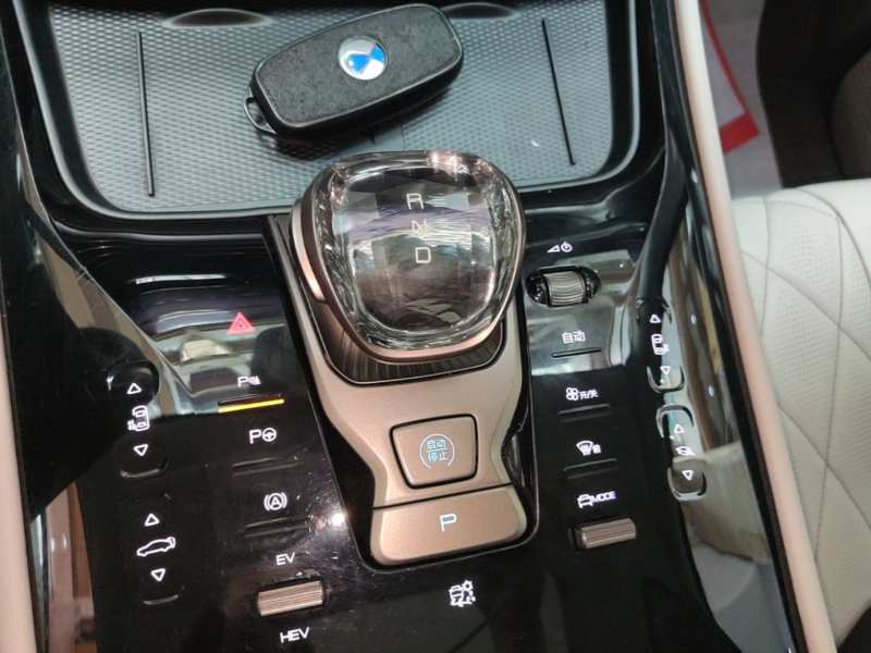 Used Denza D9 2022 DM-i 970 Four-Wheel Drive Flagship Model — 13
