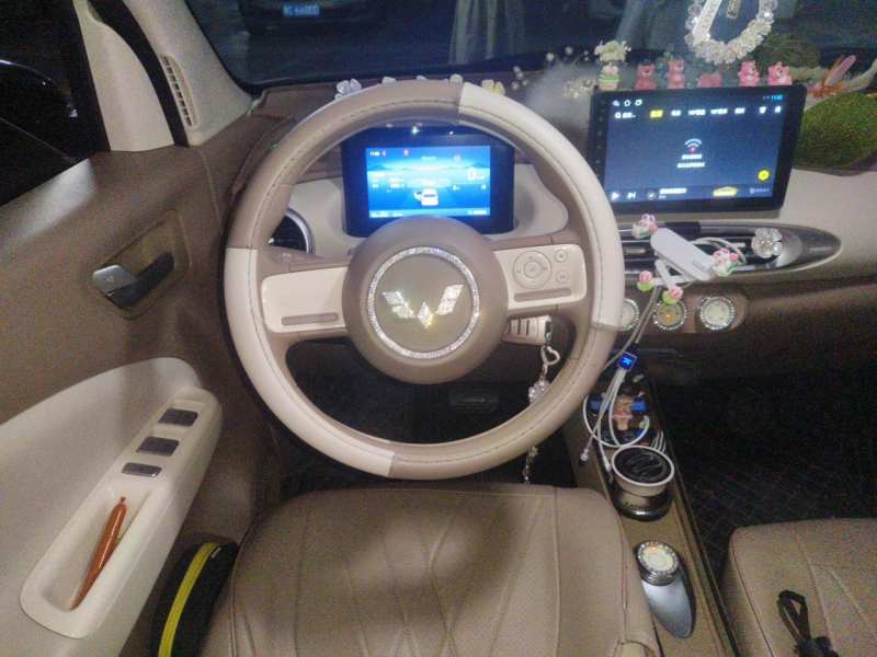 Used Wuling Hongguang MINIEV 2025 Four-Door Version Advanced Edition — 11