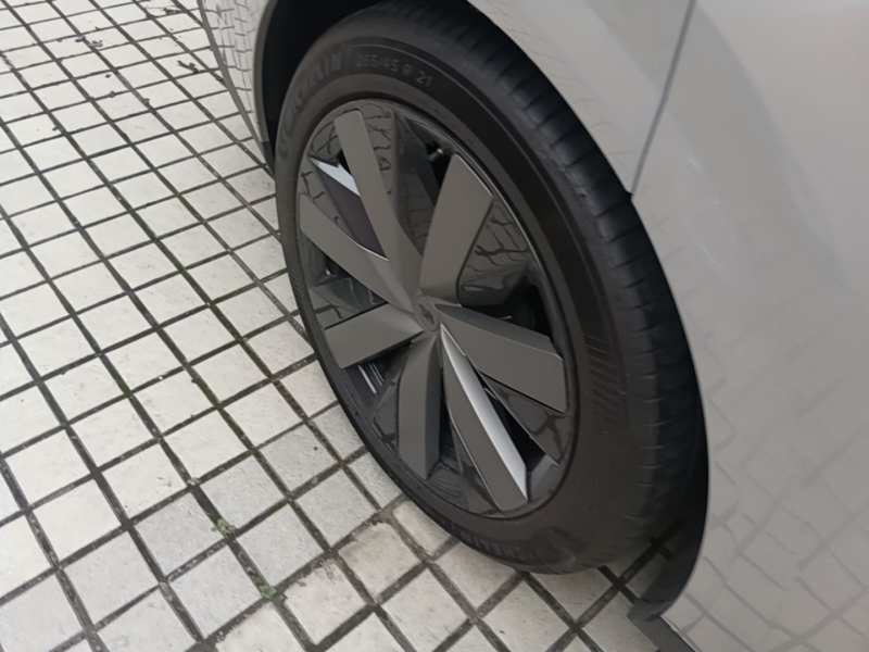 Used Li Auto i8 2025 Model Standard Version — 25