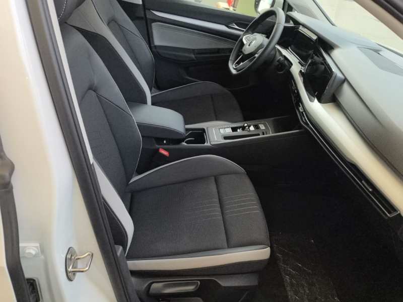 Used Volkswagen Golf 2023 Facelift 280TSI DSG Pro — 24
