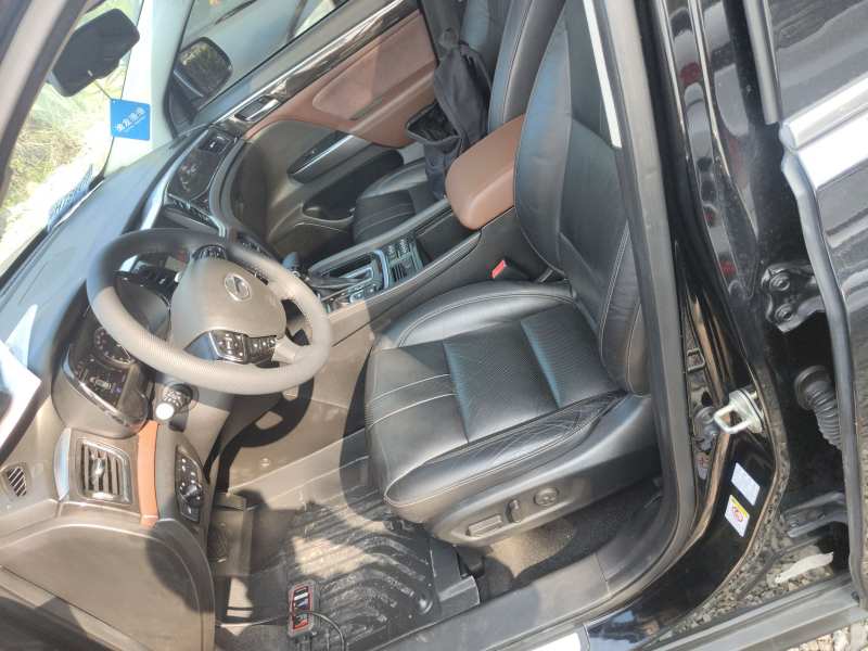 Used GAC Trumpchi GS8 2017 320T Two-Wheel Drive Luxury Smart Connectivity Version (7 Seats) — 7
