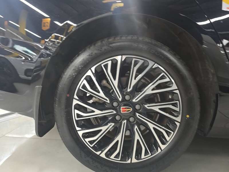 Used Hongqi H5 2025 2.0T Automatic Flag Edition – 500 000 Units Commemorative Version — 25