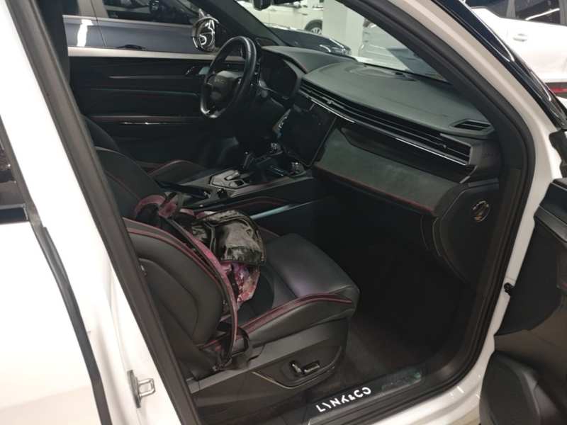 Used Lynk & Co 05 2020 2.0TD Four-Wheel Drive HypeHalo — 24