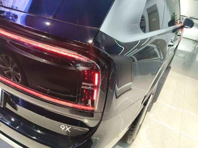Used Zeekr 9X 2025 Hyper Edition 70kWh — 7